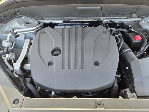 Certified 2025 Volvo XC90 B5 Core w/ Climate Package image 35