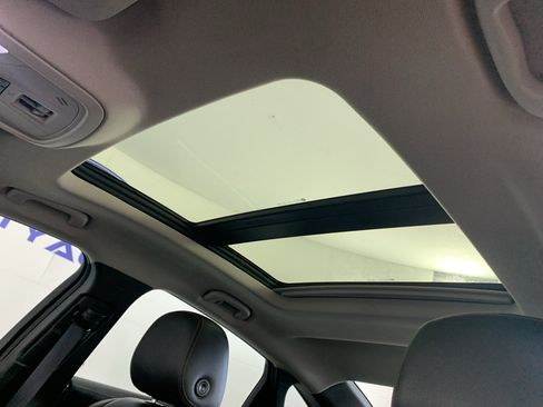 Used 2018 Chevrolet Impala Premier FWD image 29