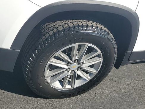Certified 2023 Chevrolet Traverse LT FWD image 5
