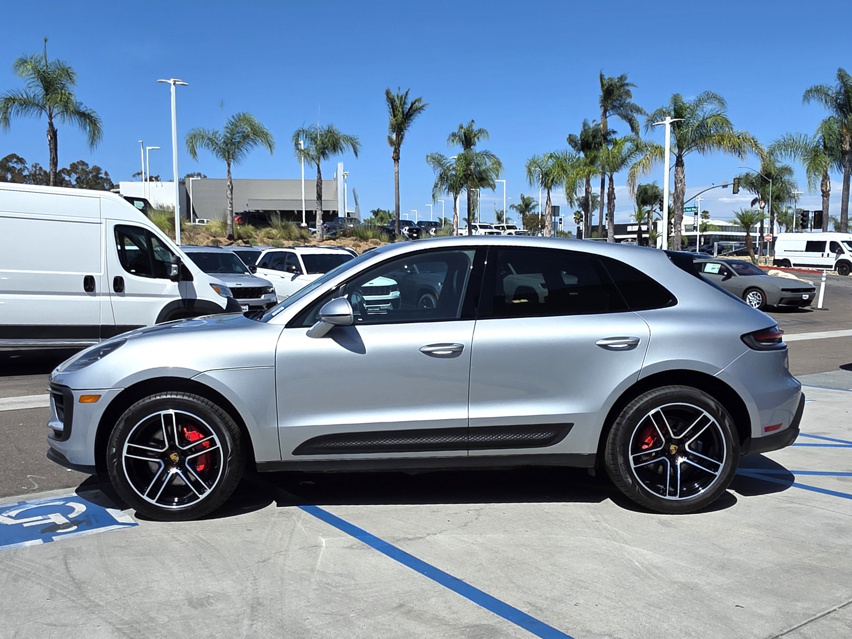 Used 2022 Porsche Macan S AWD/4WD image 2