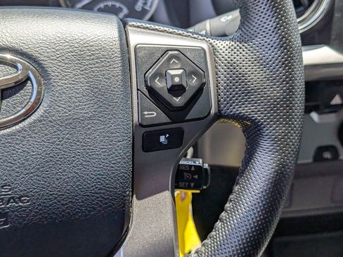 Used 2016 Toyota Tacoma SR5 w/ SR5 Appearance Package (SN) RWD image 17