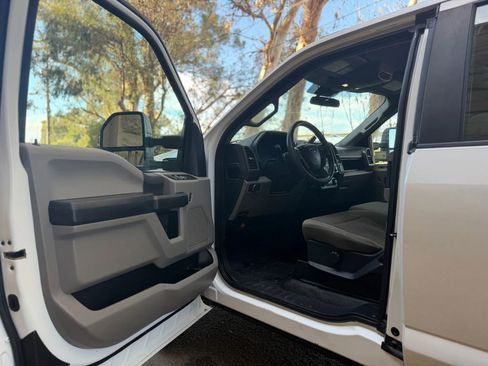 Used 2022 Ford F250 XL w/ Power Equipment Group image 17