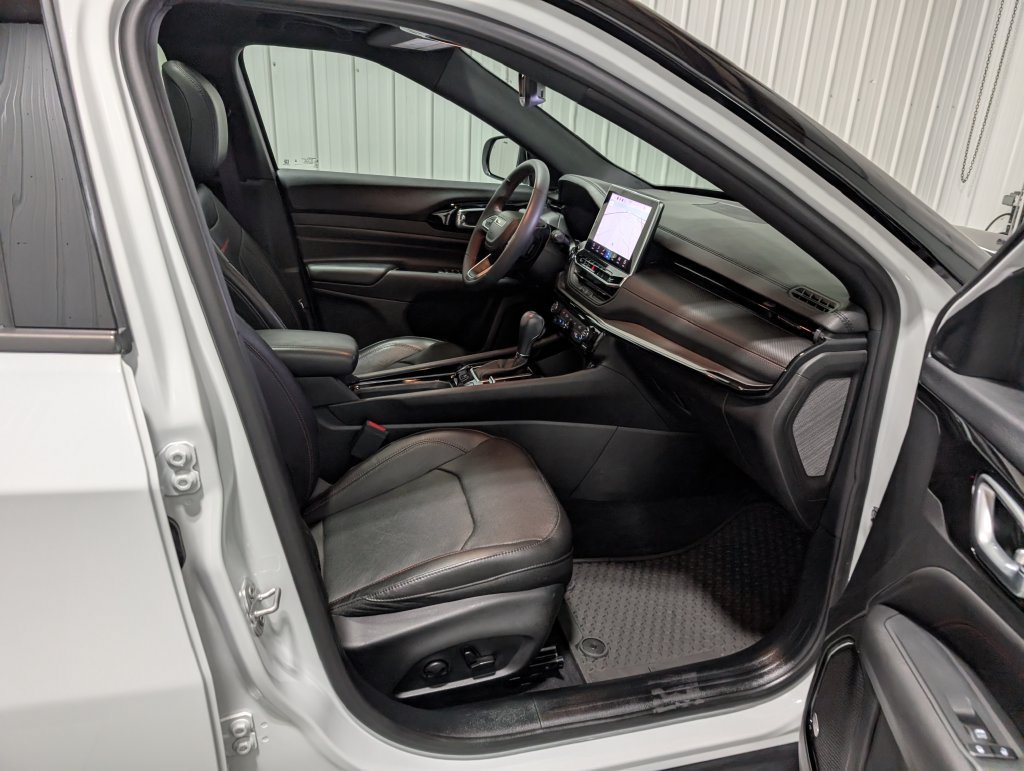 Used 2023 Jeep Compass Trailhawk w/ Trailhawk Elite Group AWD/4WD image 29