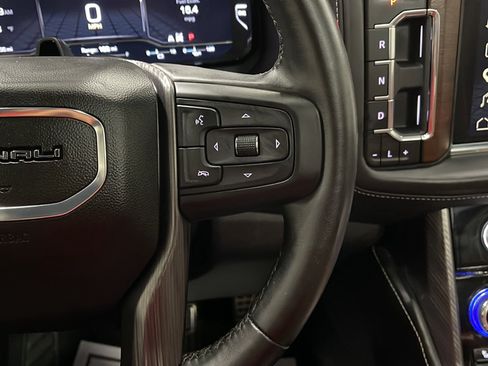 Used 2024 GMC Yukon Denali Ultimate AWD/4WD image 7