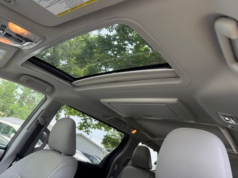Used 2018 Toyota Sienna Limited Premium FWD image 15