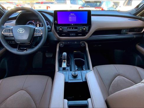 Used 2026 Toyota Grand Highlander AWD Hybrid image 15