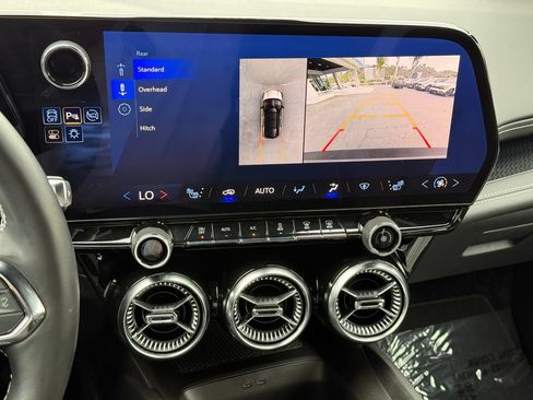 Used 2024 Chevrolet Blazer EV LT AWD/4WD image 30