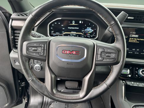 Used 2025 GMC Sierra 2500 AT4 w/ AT4 Premium Plus Package AWD/4WD image 11