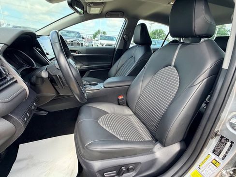 Used 2024 Toyota Camry SE w/ Convenience Package FWD image 9