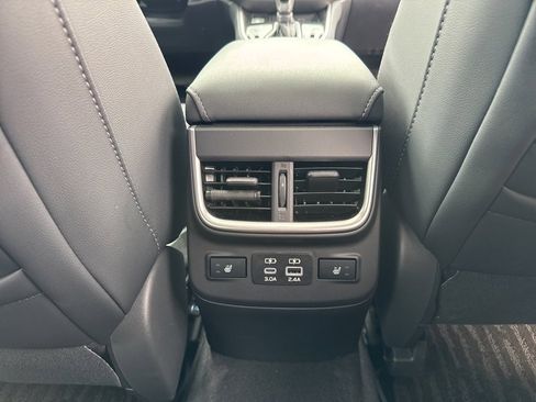 Certified 2025 Subaru Outback Limited image 21