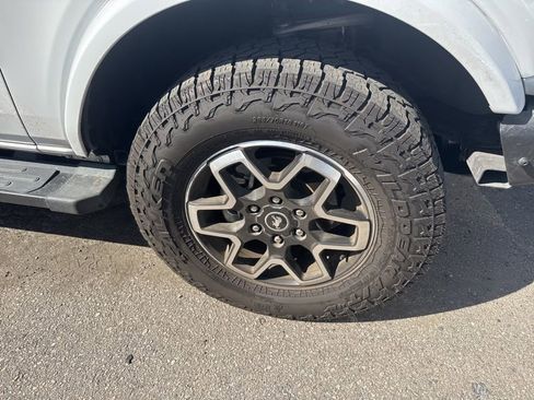 Used 2021 Ford Bronco Outer Banks image 4