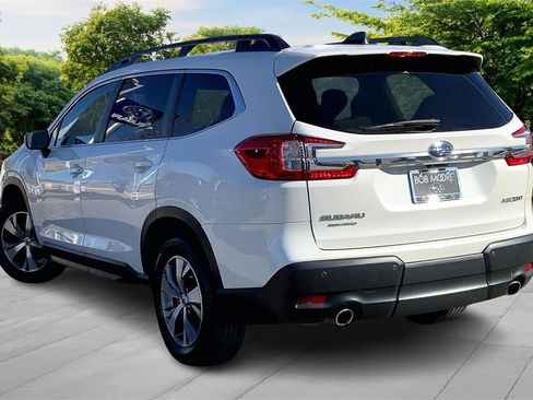 Used 2023 Subaru Ascent Premium w/ Convenience Package image 4