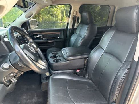 Used 2018 RAM 1500 Laramie w/ Convenience Group AWD/4WD image 4