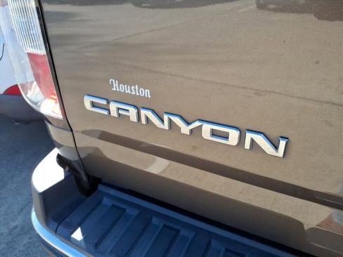 Used 2016 GMC Canyon SLE w/ SLE Convenience Package image 8