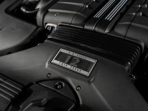 Used 2018 Bentley Bentayga image 16