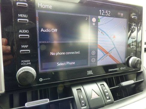 Used 2020 Toyota RAV4 Limited FWD image 26