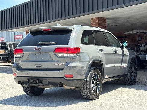 Used 2019 Jeep Grand Cherokee Trailhawk AWD/4WD image 9