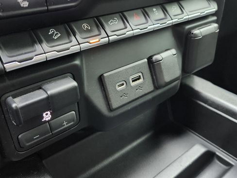 Used 2019 Chevrolet Silverado 1500 LT Trail Boss image 8