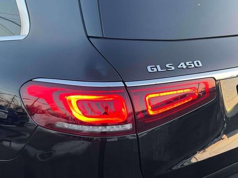 Used 2022 Mercedes-Benz GLS 450 4MATIC image 10