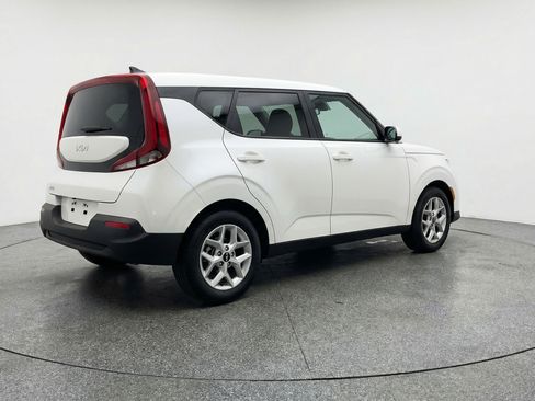 Used 2025 Kia Soul LX w/ LX Technology Package image 9