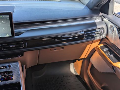 Used 2022 Lincoln Aviator Black Label Grand Touring image 16