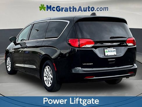 Used 2023 Chrysler Voyager LX FWD image 5