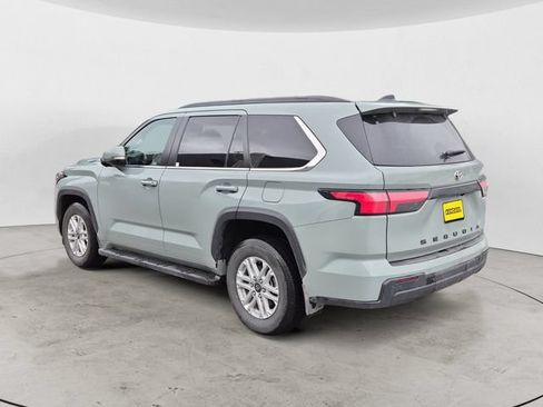 Used 2025 Toyota Sequoia SR5 w/ SR5 Premium Package AWD/4WD image 7