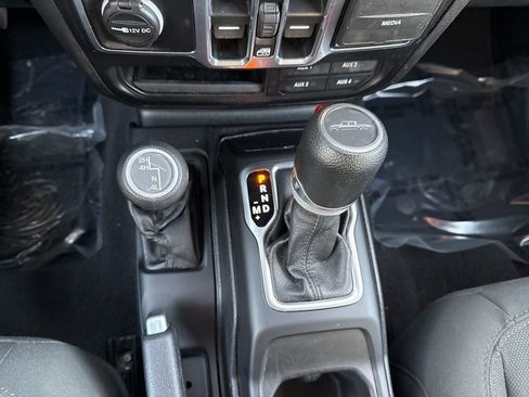 Used 2020 Jeep Gladiator Sport w/ Quick Order Package 24S image 28