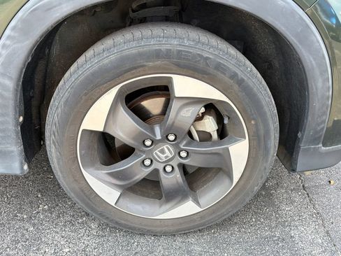 Used 2018 Honda HR-V EX image 10
