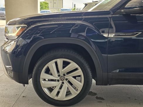 Used 2023 Volkswagen Atlas Cross Sport SE w/ Panoramic Sunroof Package FWD image 5