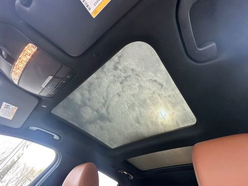 Certified 2022 Mercedes-Benz GLC 43 AMG 4MATIC image 33