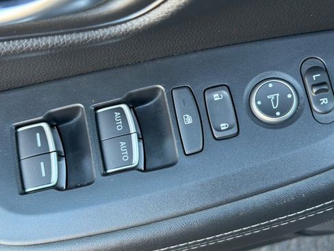 Certified 2025 Honda HR-V EX-L image 15