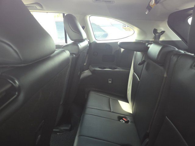 Used 2025 Toyota Highlander Limited FWD image 13