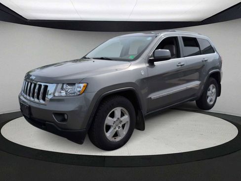 Used 2012 Jeep Grand Cherokee Laredo w/ Laredo E Group image 8