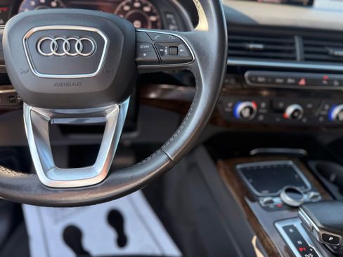 Used 2017 Audi Q7 3.0T Premium Plus w/ Premium Plus Package AWD/4WD image 19