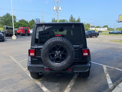 Used 2025 Jeep Wrangler Unlimited Sport S 4xe AWD/4WD image 4