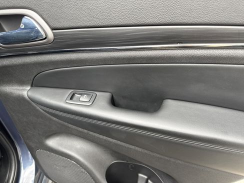 Used 2021 Jeep Grand Cherokee Limited X image 15