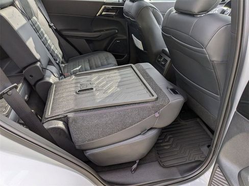 New 2025 Mitsubishi Outlander SE image 30