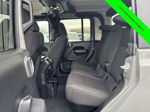 Used 2023 Jeep Gladiator Sport image 23