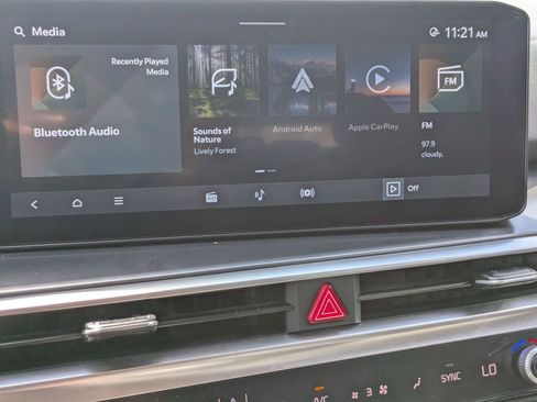 Used 2024 Kia Sorento S image 18