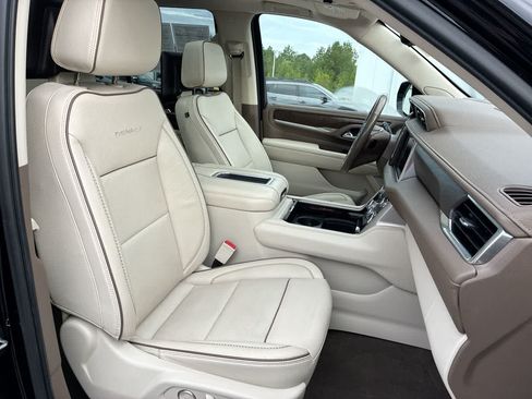 Used 2021 GMC Yukon Denali w/ Denali Premium Package AWD/4WD image 29
