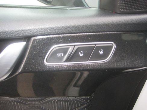 Used 2020 Hyundai Palisade Limited image 16