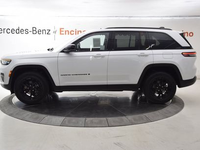 Used 2024 Jeep Grand Cherokee Altitude