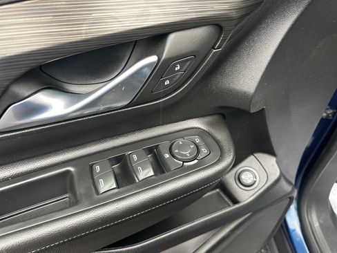 Used 2022 GMC Terrain SLE w/ Driver Convenience Package image 17