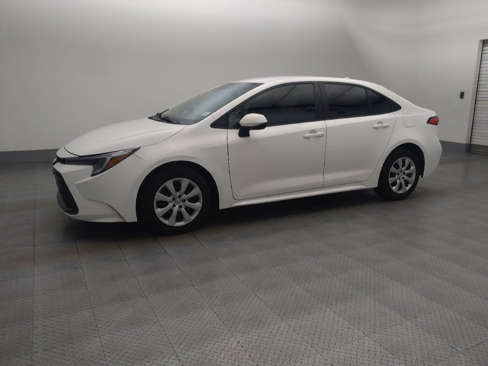 Used 2024 Toyota Corolla LE FWD image 2