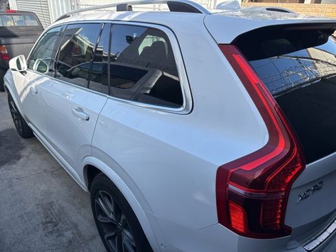 Used 2018 Volvo XC90 T6 Momentum w/ Convenience Package image 7