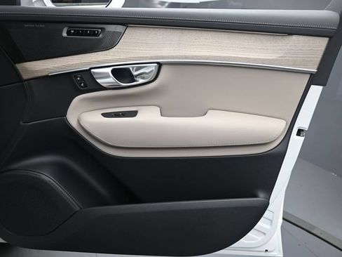 Certified 2026 Volvo XC90 B6 Ultra AWD/4WD image 31