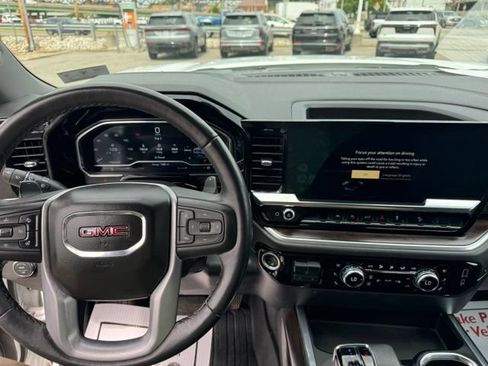 Used 2022 GMC Sierra 1500 SLT w/ SLT Convenience Package AWD/4WD image 13