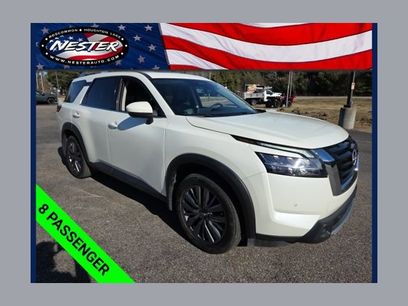 Used 2023 Nissan Pathfinder SL