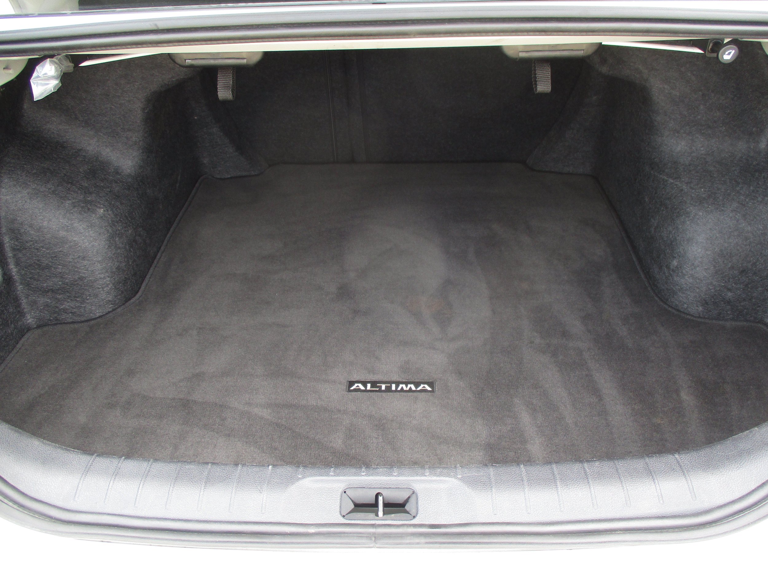 Used 2025 Nissan Altima 2.5 SV FWD image 30